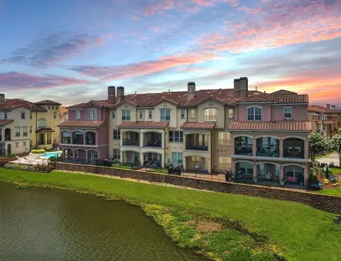 17 Armand Shore Dr, Houston, TX 77058