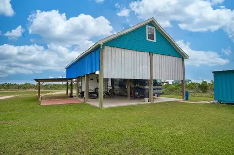 6194 S South Shore St, Sargent, TX 77414