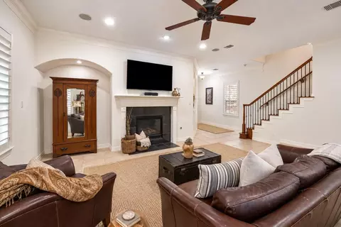 1523 Olive Gdn, Houston, TX 77077
