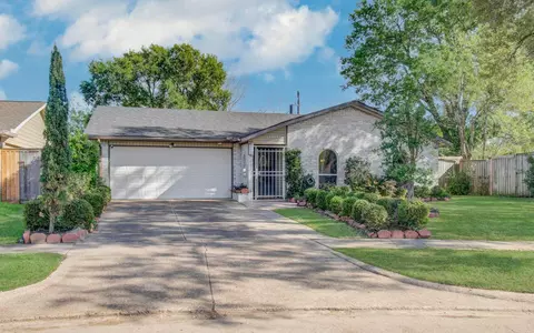 16603 Great Glen Dr, Houston, TX 77084