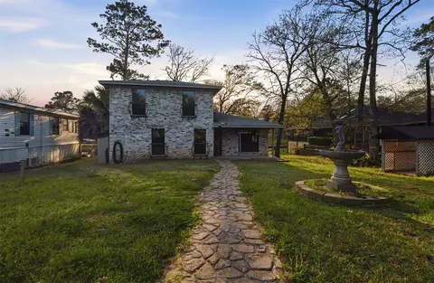 Exterior - 200 Cove View Dr, Trinity, TX 75862 photo 8 of 10