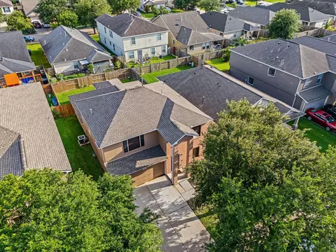 9302 Delmont Park Ln, Houston, TX 77075