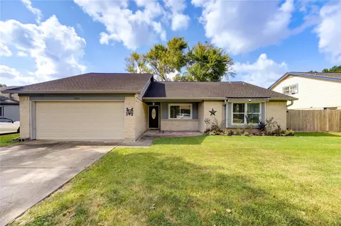 2410 Parkview Dr, Pearland, TX 77581
