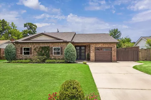 4211 Marlborough Dr, Houston, TX 77092