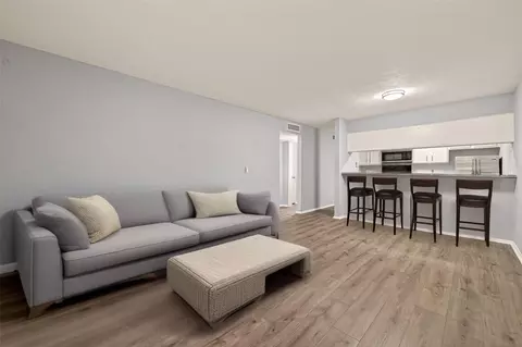 7313 Gulf Fwy #904, Houston, TX 77017