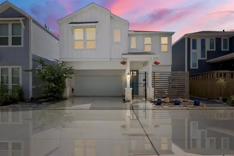 2419 Driftwood Trl, Kemah, TX 77565
