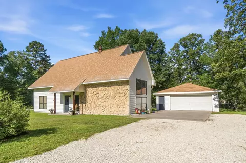 109 Pine Needle St, Onalaska, TX 77360