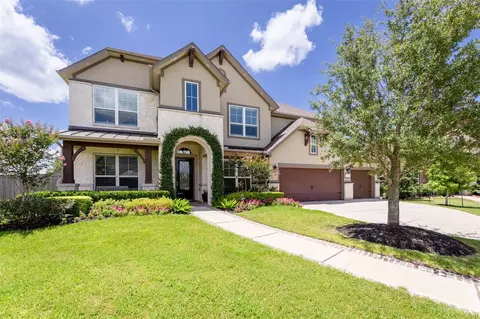 99 Zenith Ln, Sugar Land, TX 77498