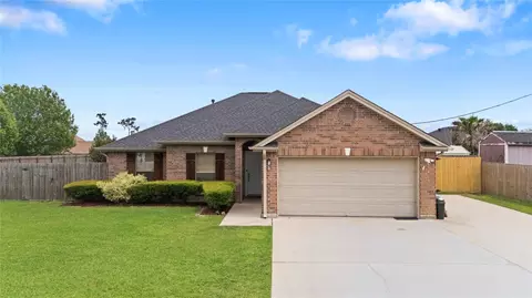 5695 Perrell Ln, Lumberton, TX 77657