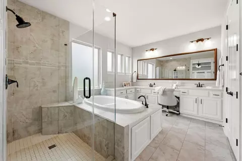 Bath - 14012 Beartooth Bend Trl, Conroe, TX 77384 photo 1 of 6