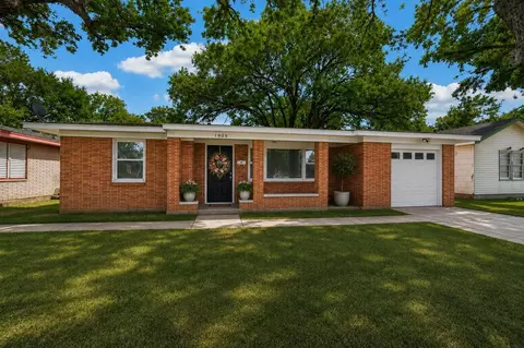 1905 5th Ave N, Texas City, TX 77590