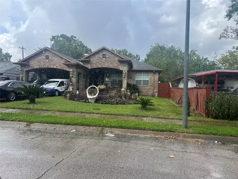 5771 Belarbor St, Houston, TX 77033
