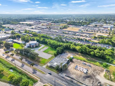 151 West Rd, Houston, TX 77037