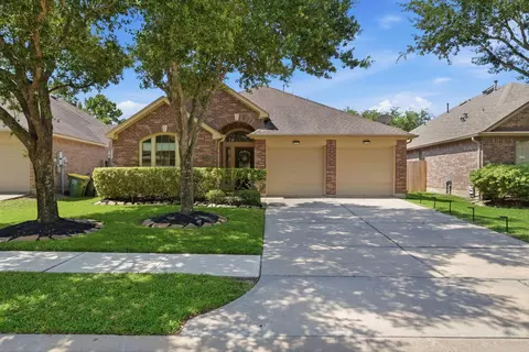 13416 Moonlit Lake Ln, Pearland, TX 77584