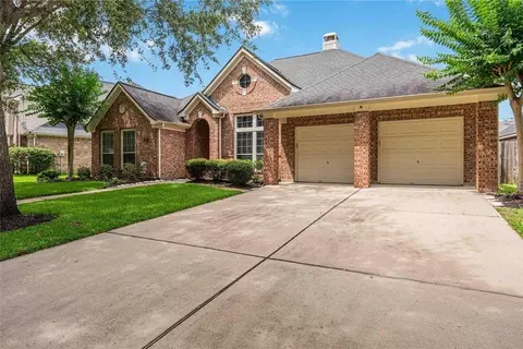 327 Silver Creek Cir, Richmond, TX 77406