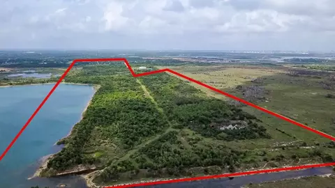 7600 Gulf St, Hitchcock, TX 77563