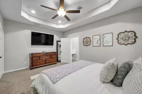 Bedroom - 12426 Hackberry Dr, Willis, TX 77318 photo 2 of 9