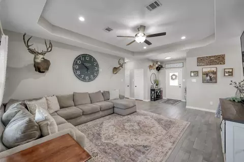 Entry Way - 12426 Hackberry Dr, Willis, TX 77318 photo 4 of 8