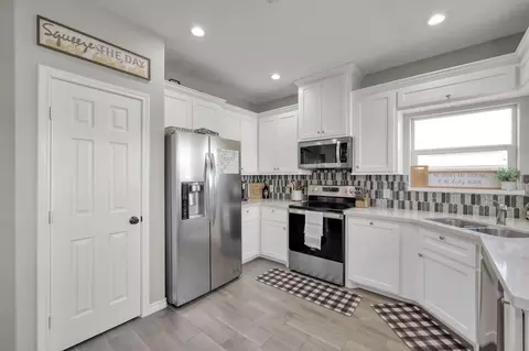 Kitchen - 12426 Hackberry Dr, Willis, TX 77318 photo 4 of 4