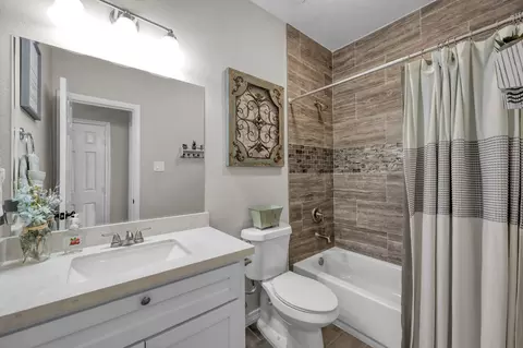Bath - 12426 Hackberry Dr, Willis, TX 77318 photo 2 of 2