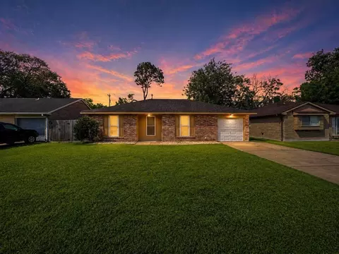 2231 County Road 796, Alvin, TX 77511