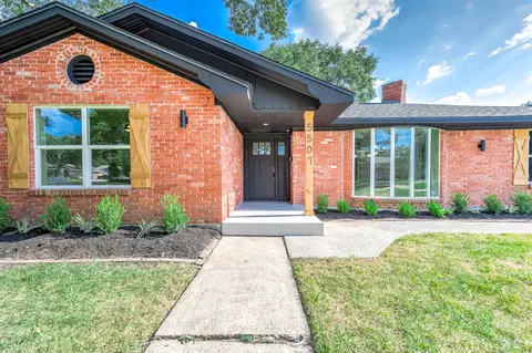 5507 Valkeith Dr, Houston, TX 77096