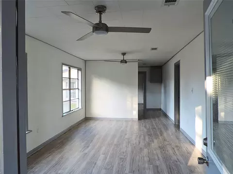 127 S Fenner Ave, Cleveland, TX 77327