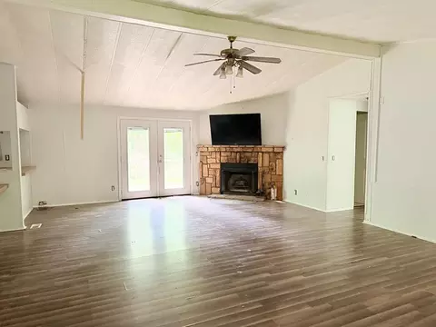Living - 86 E Whippoorwill, Trinity, TX 75862 photo 3 of 5