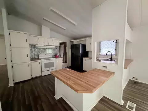 Kitchen - 86 E Whippoorwill, Trinity, TX 75862 photo 2 of 3