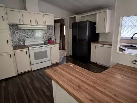 Kitchen - 86 E Whippoorwill, Trinity, TX 75862 photo 1 of 3