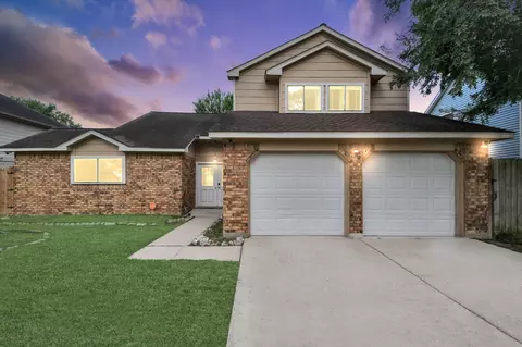 8527 Pearl Lake Dr, Houston, TX 77095