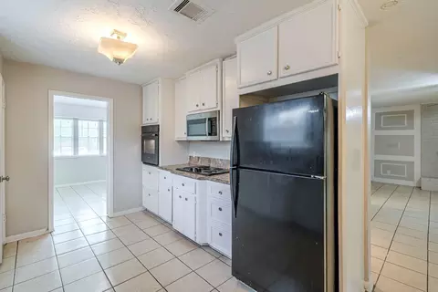 Kitchen - 5023 Glendower Dr, Spring, TX 77373 photo 3 of 3