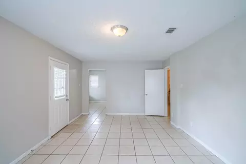 Living - 5023 Glendower Dr, Spring, TX 77373 photo 9 of 10
