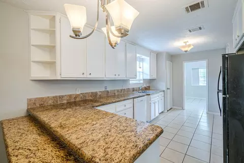 Kitchen - 5023 Glendower Dr, Spring, TX 77373 photo 2 of 3