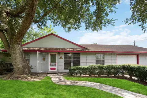 5602 Thrush Dr, Houston, TX 77033