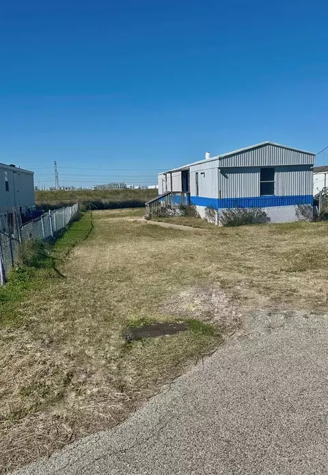 2529 Mcdonald Rd, Oyster Creek, TX 77541