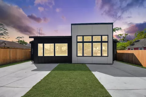 8106 Locksley St, Houston, TX 77078