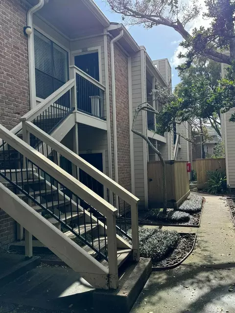 2001 Bering Dr #2D, Houston, TX 77057