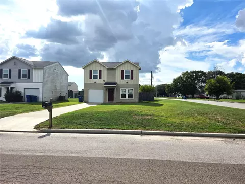 Exterior - 2009 6th St, Hempstead, TX 77445 photo 3 of 6