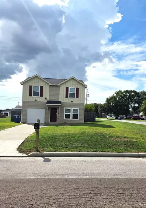 Exterior - 2009 6th St, Hempstead, TX 77445 photo 6 of 6