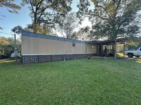 603 Bryan St, Damon, TX 77430