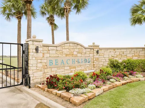 3013 Palacios Bay Dr, Palacios, TX 77465