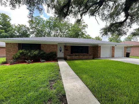1704 Richardson Ln, Baytown, TX 77520