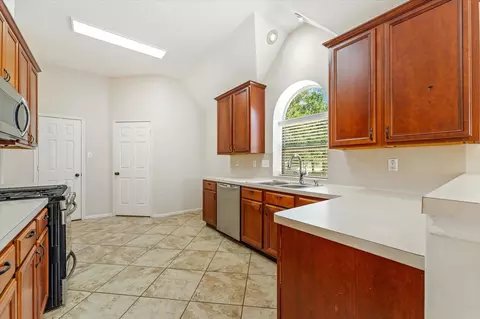 Kitchen - 25935 Brickhill Dr, Spring, TX 77389 photo 2 of 6
