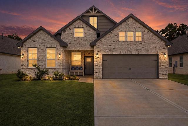 409 Little Spring Ct, Anahuac, TX 77514