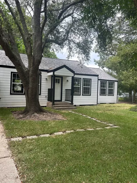 714 Morrell St, Baytown, TX 77520