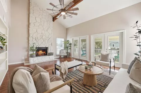 13684 Mutiny Ln, Galveston, TX 77554