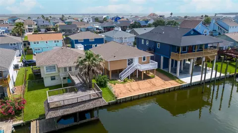 901 Bonita St, Bayou Vista, TX 77563