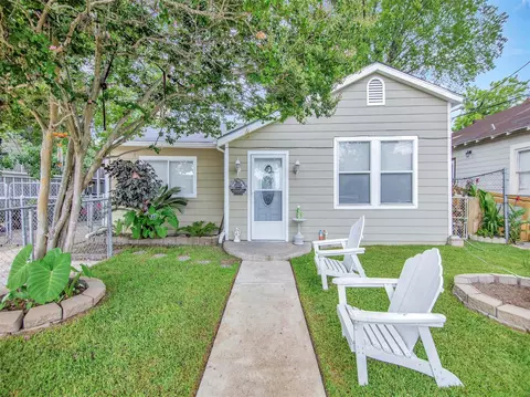 5207 Mccormick St, Houston, TX 77023