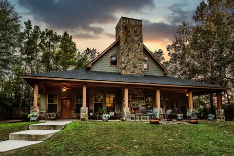 251 Deep Forest Dr, Trinity, TX 75862